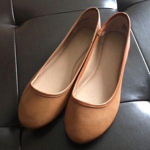 NWOT universal thread flats